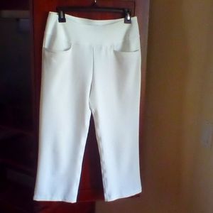 Puma Pwrshape Capri golf pants.